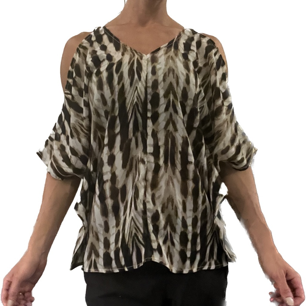 Wendy Bellissimo cut out sleeve sheer blouse